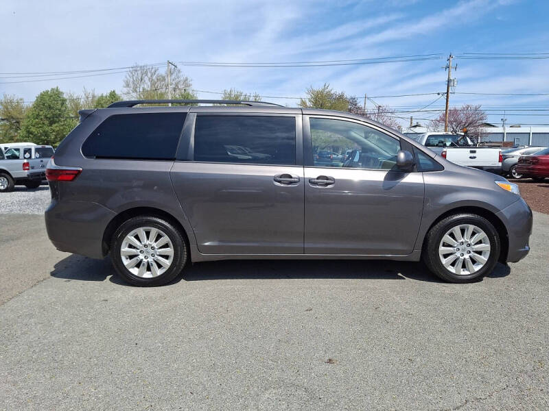 2015 Toyota Sienna LE 7-Passenger