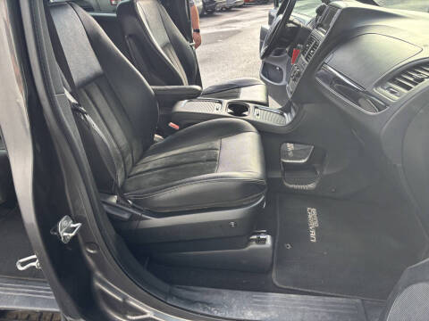 2016 Dodge Grand Caravan SXT Plus