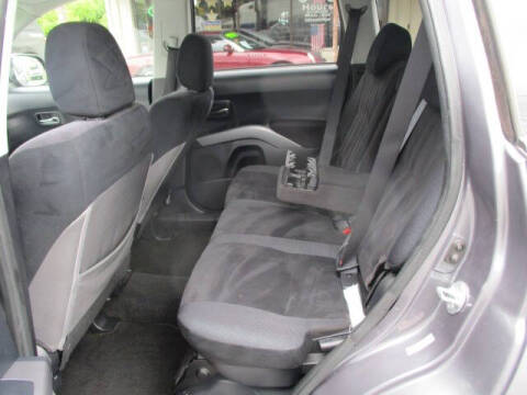 2009 Mitsubishi Outlander ES