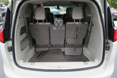 2017 Chrysler Pacifica Touring-L