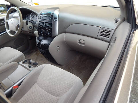 2007 Toyota Sienna LE 8-Passenger