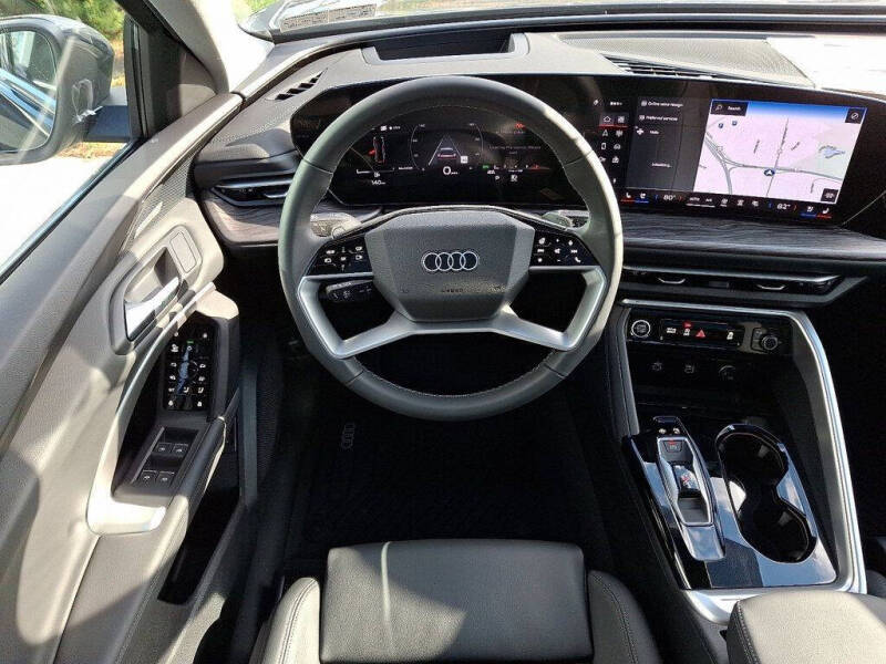 2025 Audi Q5 quattro Premium Plus TFSI