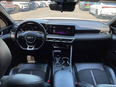 2022 Kia K5