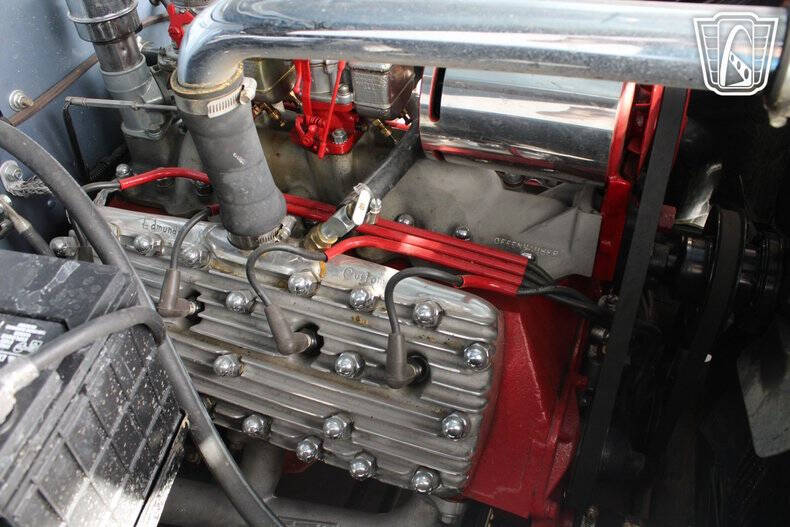 1947 Ford Super Deluxe