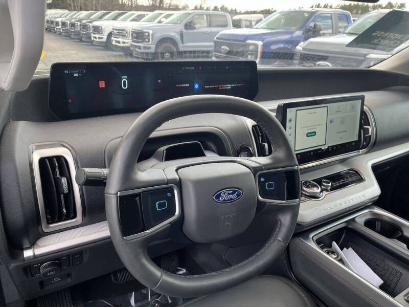 2025 Ford Expedition Active