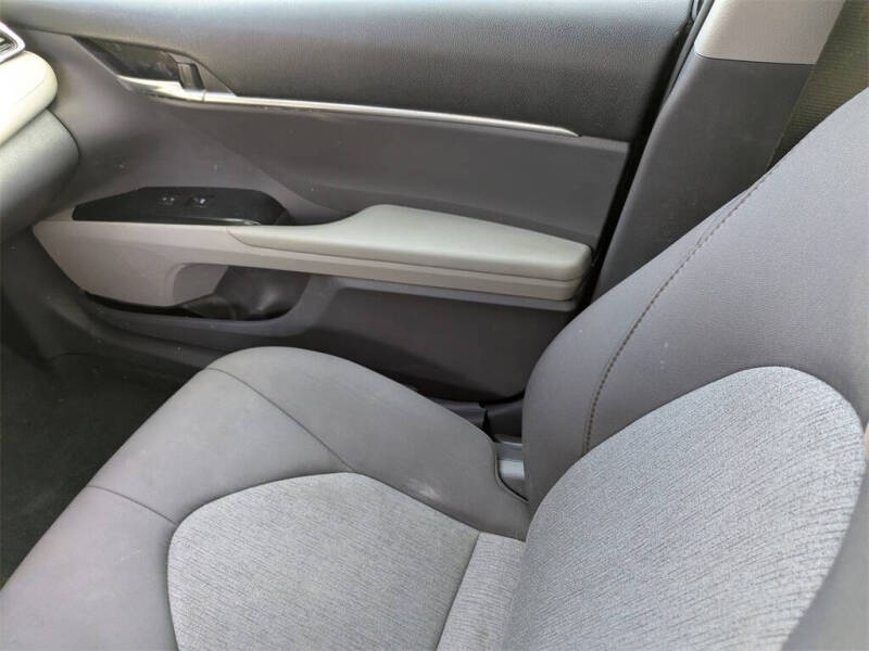 2019 Toyota Camry LE