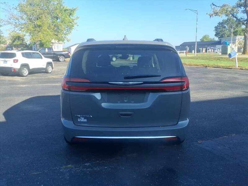 2022 Chrysler Pacifica Touring L