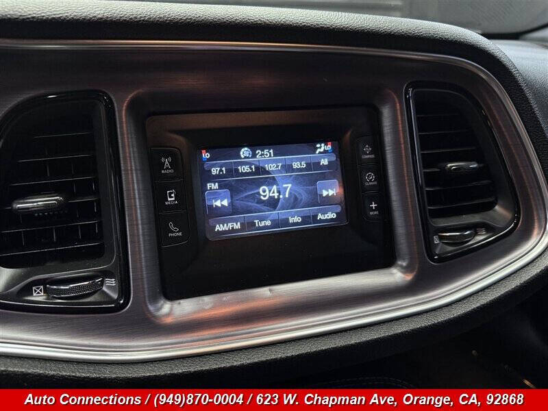2015 Dodge Challenger SXT