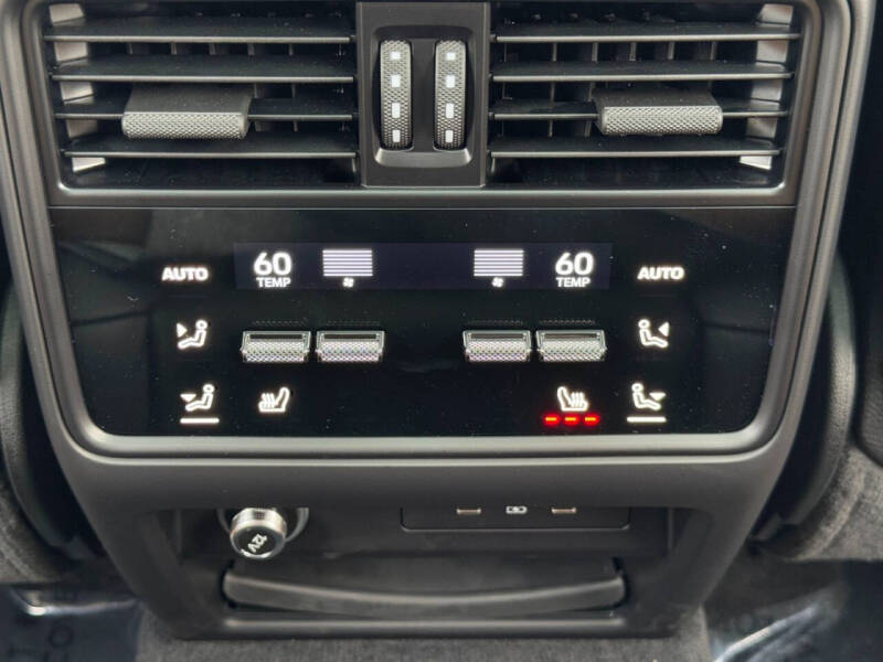 2024 Porsche Cayenne Turbo E-Hybrid Coupe