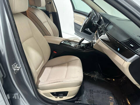 2012 BMW 5 Series 528i