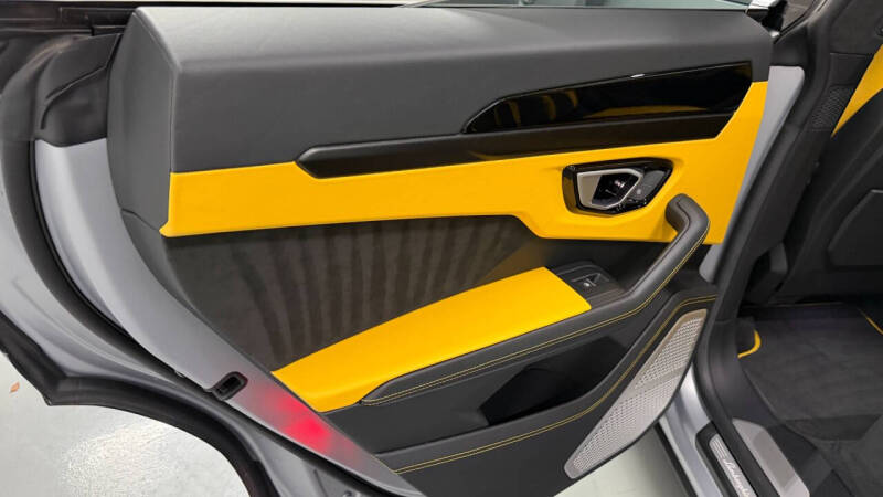 2022 Lamborghini Urus
