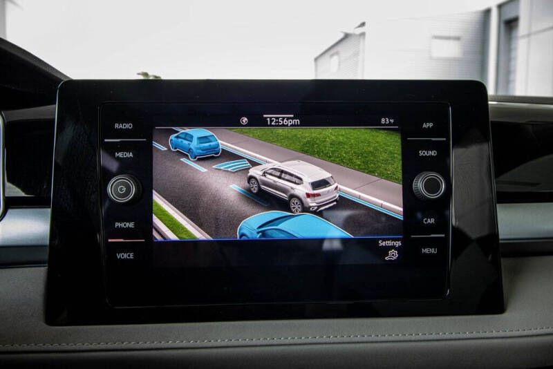 2025 Volkswagen Taos SE