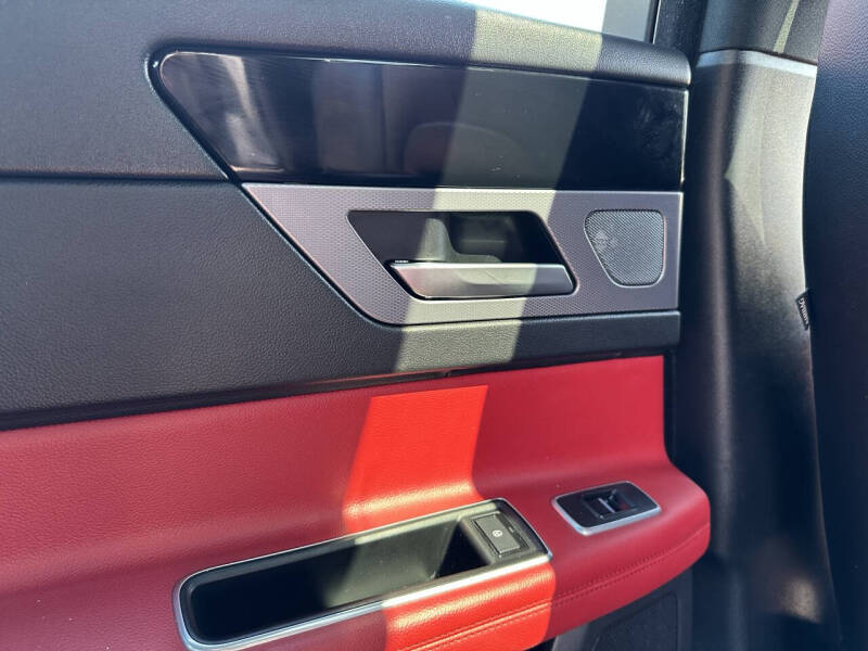 2016 Jaguar XF R-Sport