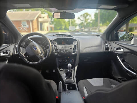 2017 Ford Focus ST