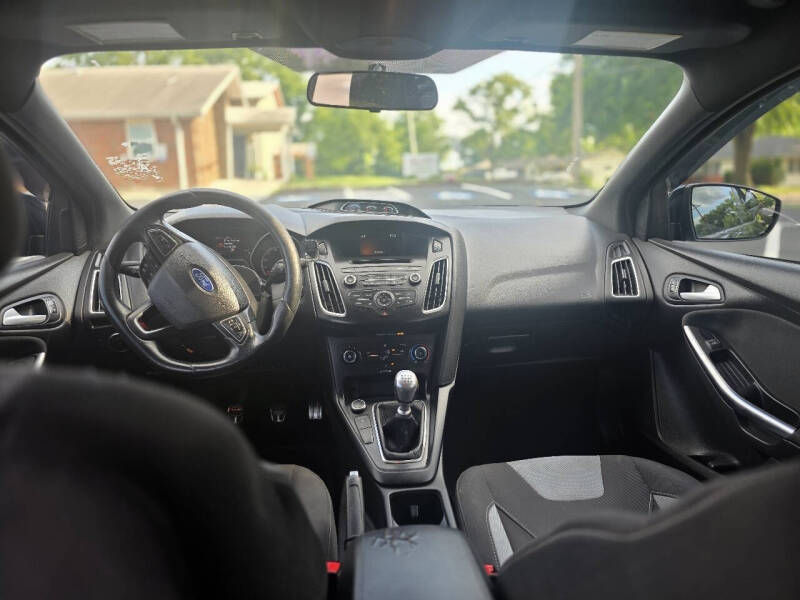 2017 Ford Focus ST