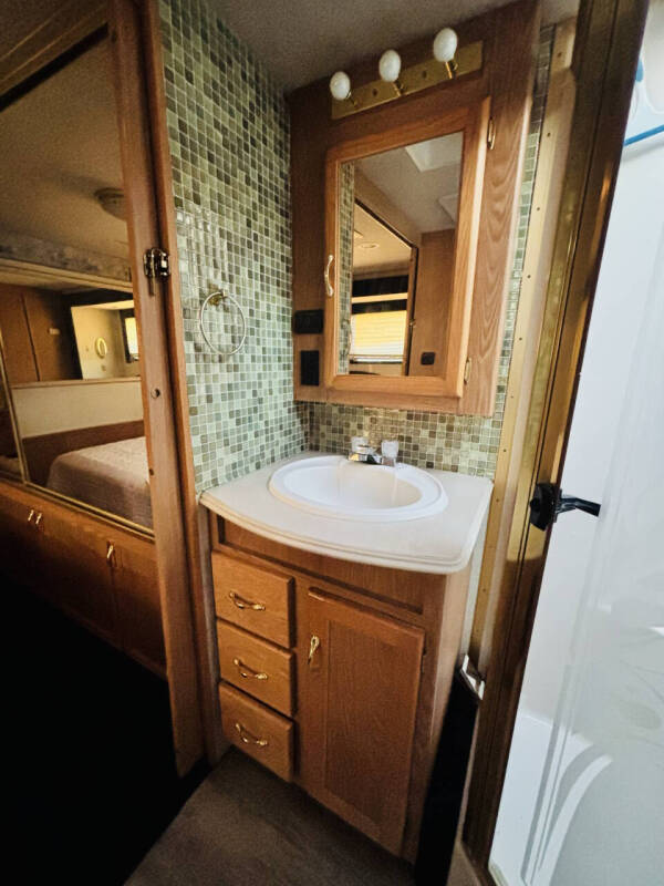 2004 National RV Sea Breeze