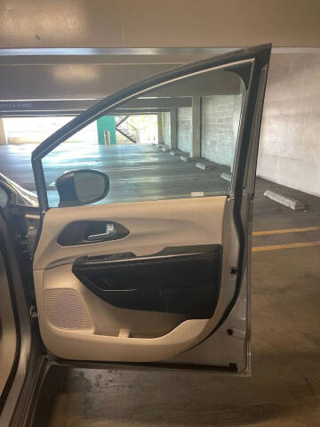 2017 Chrysler Pacifica Touring