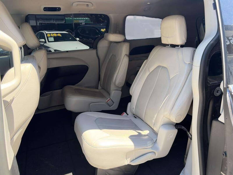 2021 Chrysler Pacifica Touring L