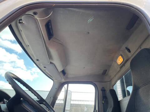 2012 Freightliner Business class M2