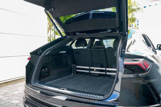 2022 Lamborghini Urus