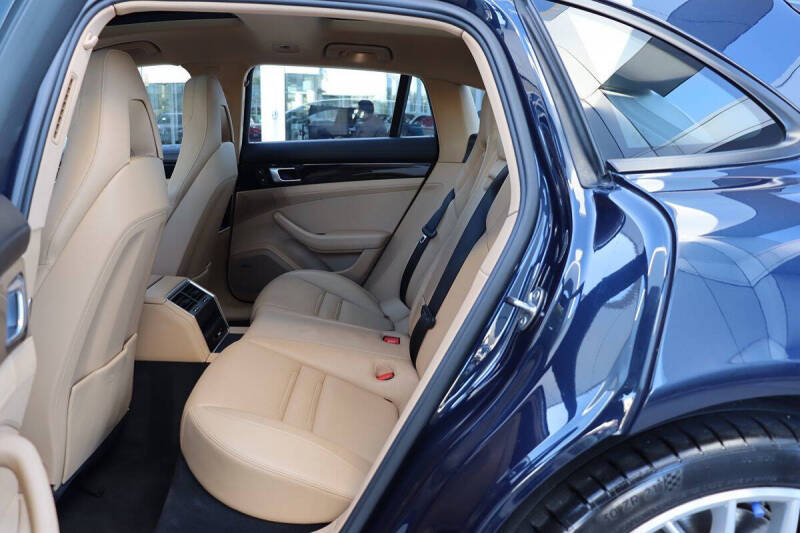 2018 Porsche Panamera 4 Sport Turismo