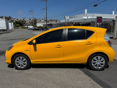 2014 Toyota Prius c Three