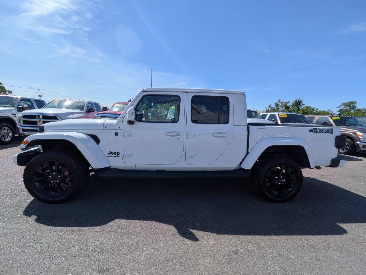 White 2022 Jeep Gladiator High Altitude 4x4 High Altitude 4dr Crew Cab 5.0 ft. SB 2