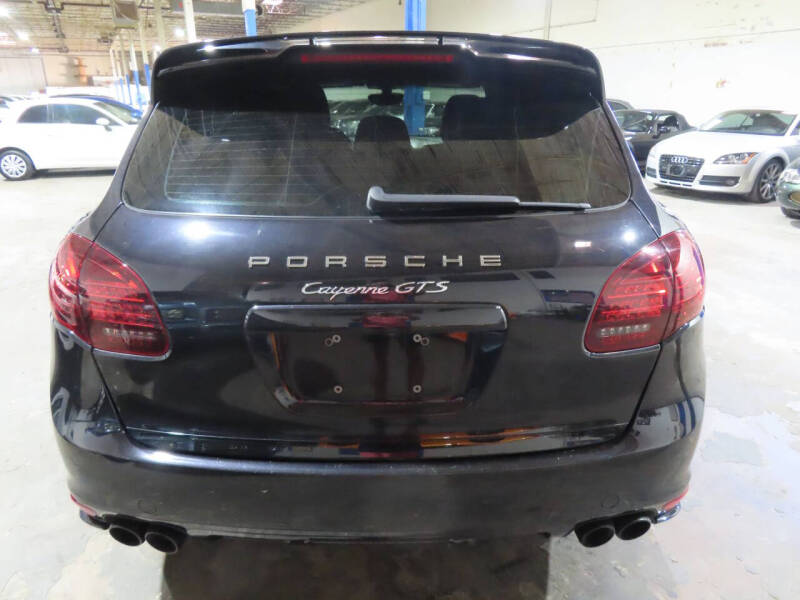 2014 Porsche Cayenne GTS