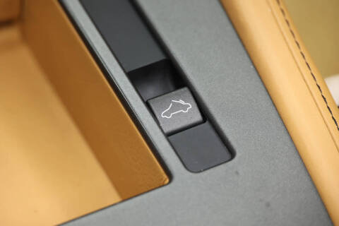 2012 Aston Martin V8 Vantage Roadster