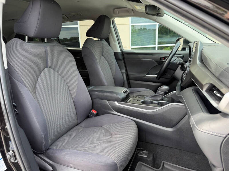 2020 Toyota Highlander LE