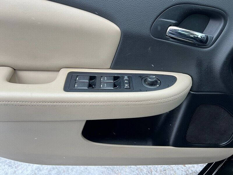 2012 Chrysler 200 Limited