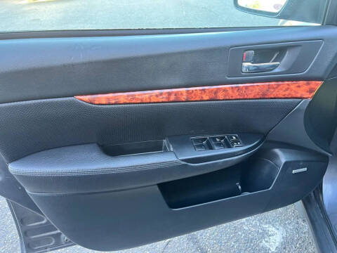 2010 Subaru Outback 2.5i Limited