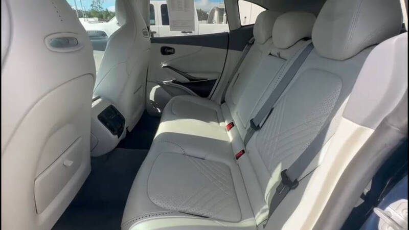 2021 Aston Martin DBX