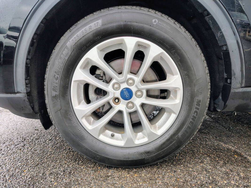 2020 Ford Escape SE