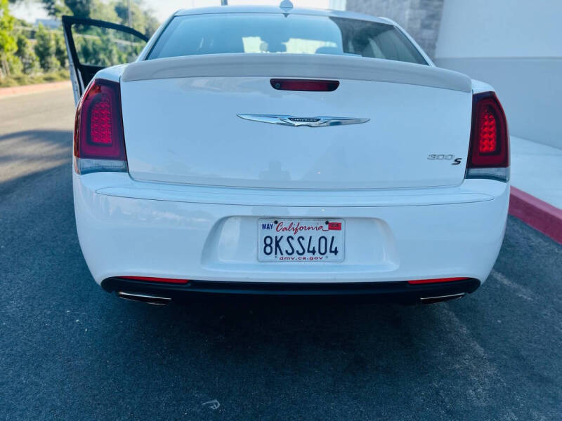 2019 Chrysler 300 S