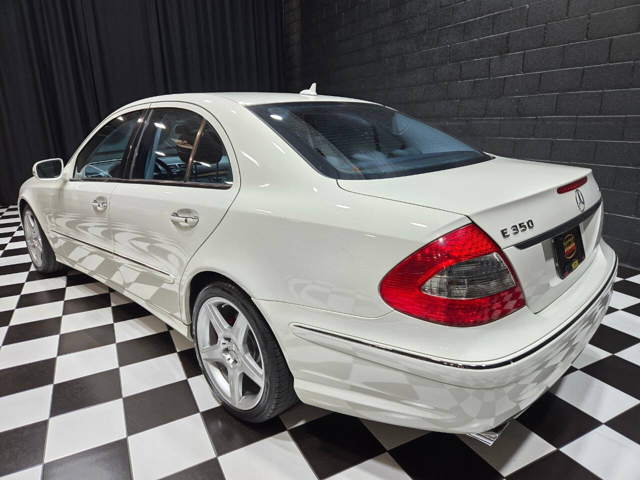 2009 Mercedes-Benz E-Class 4