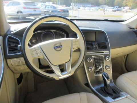 2016 Volvo XC60 T5 Drive-E Platinum