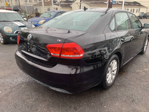 2014 Volkswagen Passat 1.8T Wolfsburg Edition PZEV