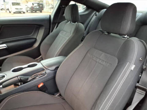 2021 Ford Mustang EcoBoost