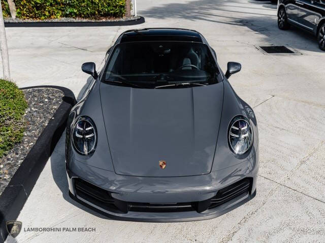 2025 Porsche 911 Carrera