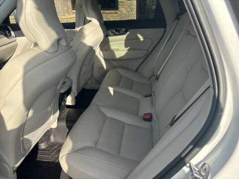 2023 Volvo XC60 B5 Plus Bright Theme