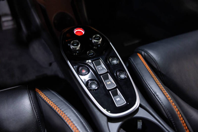 2023 McLaren GT
