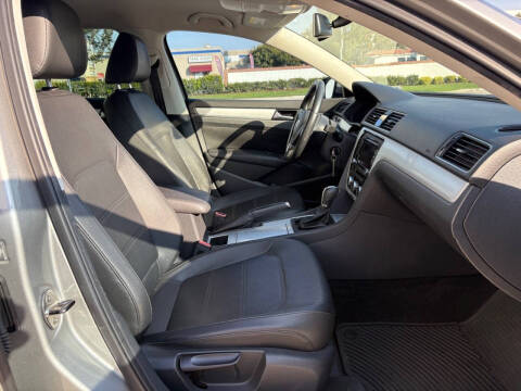 2012 Volkswagen Passat SE PZEV