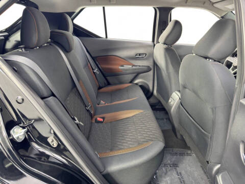 2022 Nissan Kicks SR