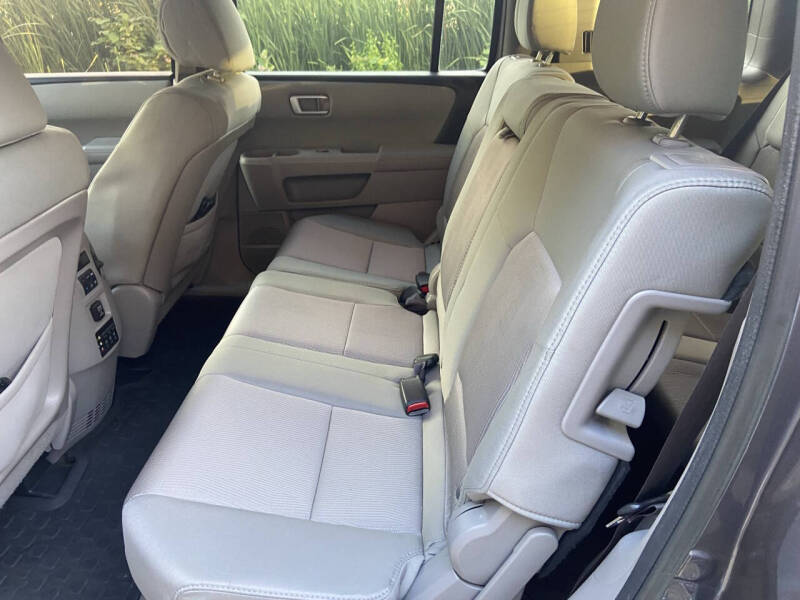 Image 8 of 2015 Honda Pilot SE