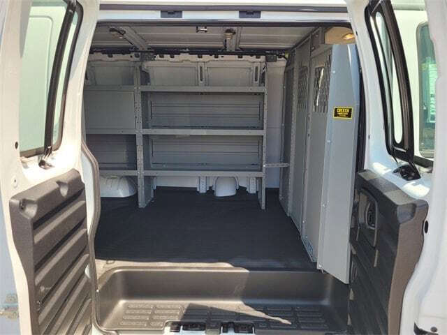 2025 Chevrolet Express 2500