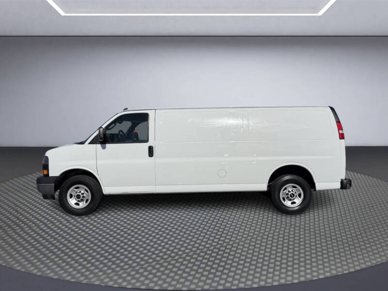 2021 GMC Savana 2500