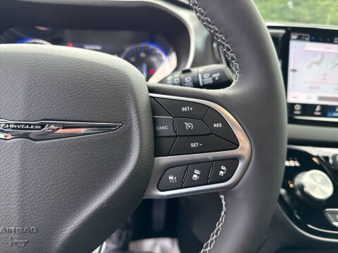 2026 Chrysler Voyager LX