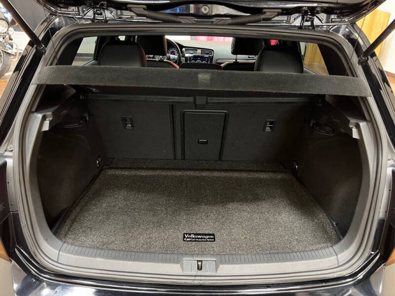 2019 Volkswagen Golf GTI S