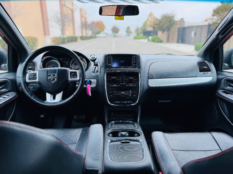 2016 Dodge Grand Caravan R/T